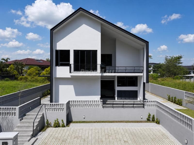 Industrial Barn-Style Bungalow Monterez Golf Resort, Shah Alam