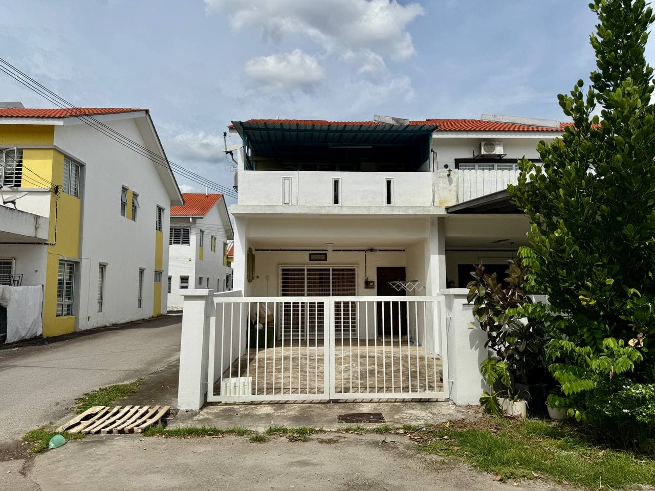 End Lot Double Storey Terrace House Parkland Semenyih, Seksyen 6, Bandar - Image 1