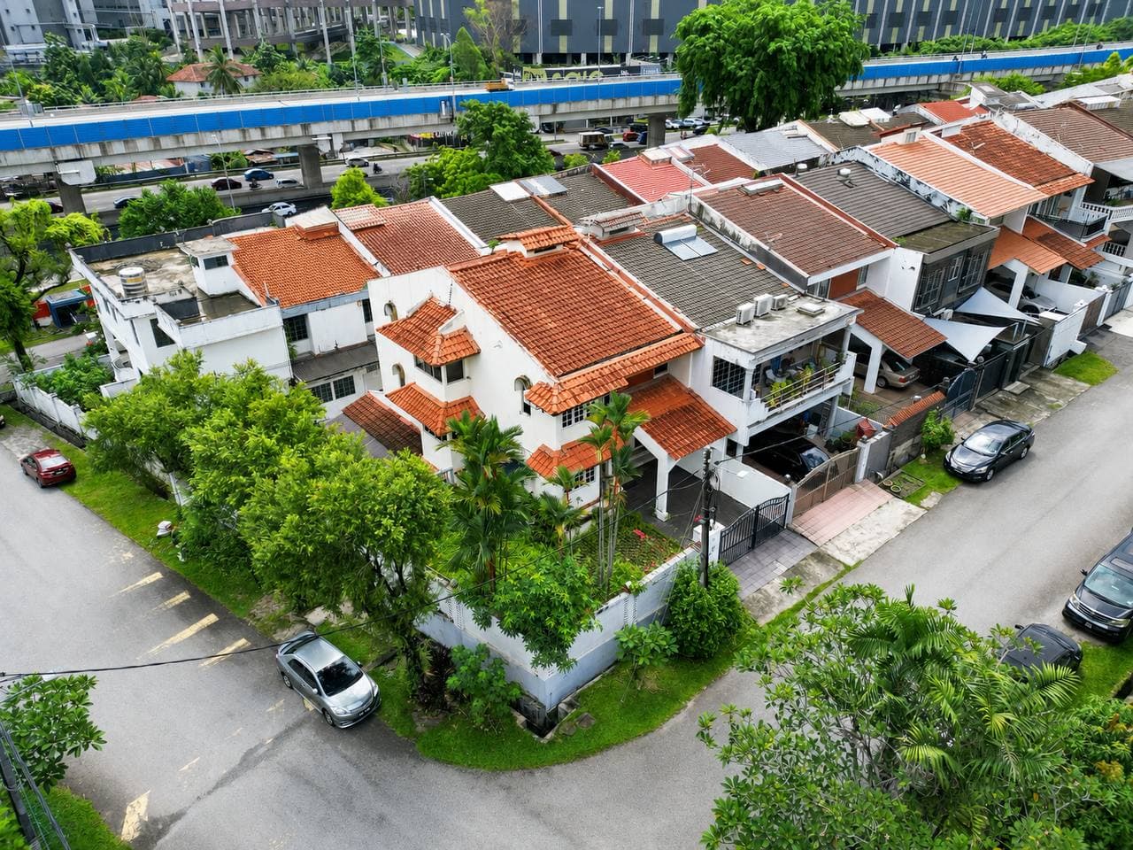 Corner 2.5 Storey Terrace House, Ukay Heights, Ampang - Image 1