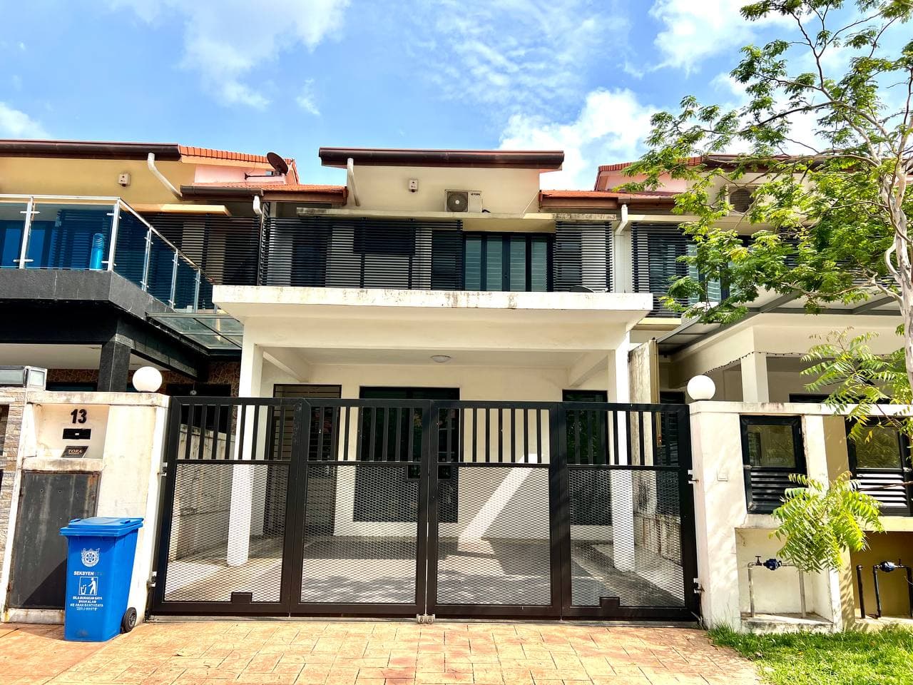 Double Storey Superlinked House Tari 2, Alam Impian, Seksyen 35, Shah Alam - Image 1