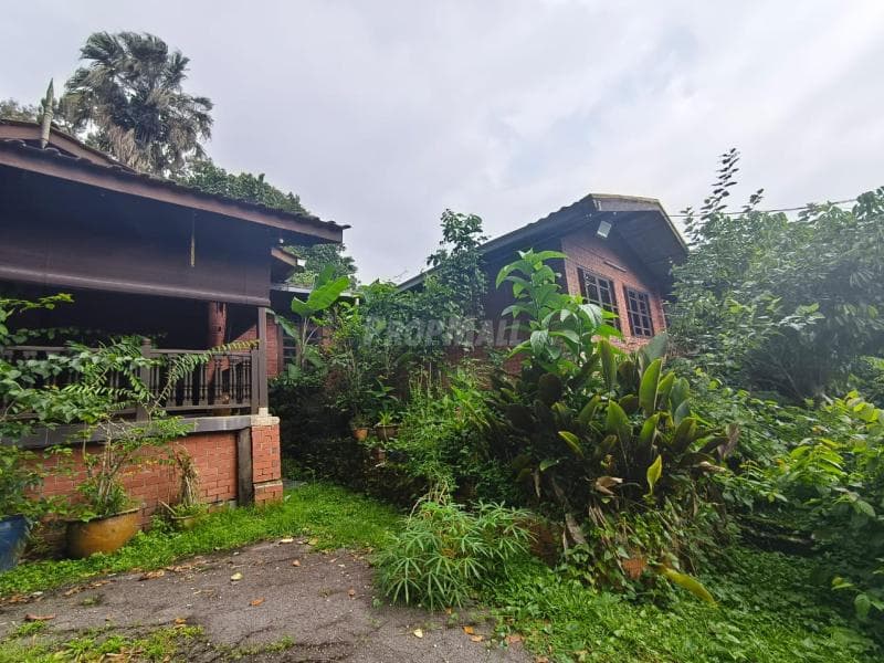 1 Acre Kampung Palimbayan Sungai Penchala Land with 1 Storey Bungalow - Image 1