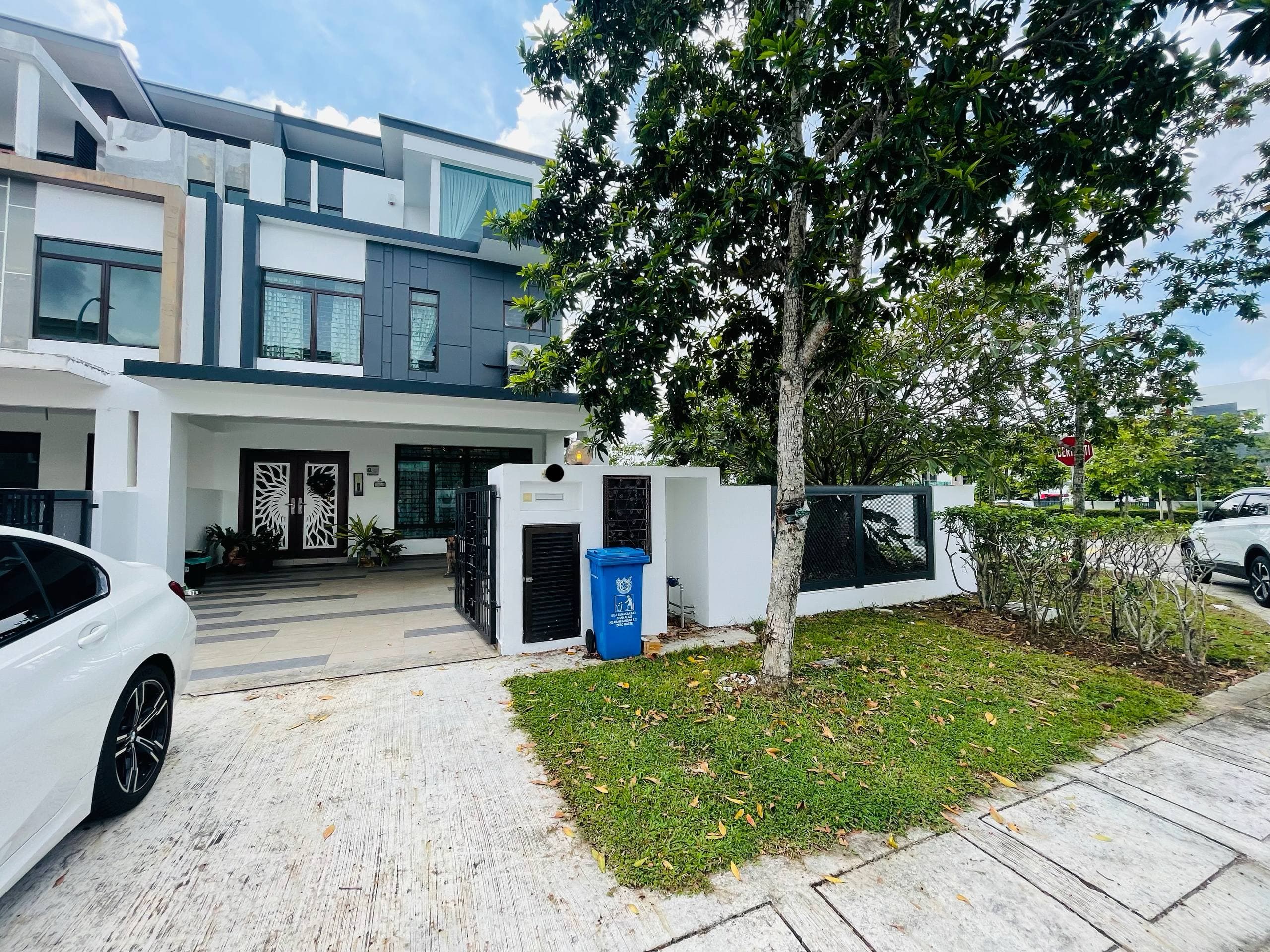 3 Storey Link House Type - Fusca Setia Utama, Setia Alam, Bukit Raja - Image 1