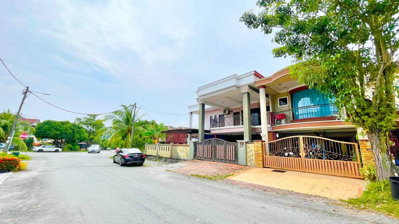 2 Sty Renovated Double Storey Terrace House Cakera Purnama Puncak Alam - Image 1