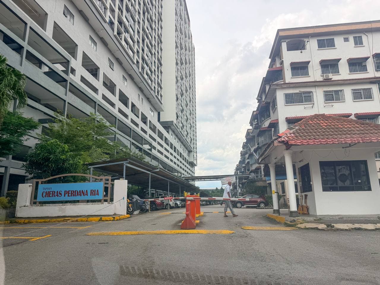 Partially Furnished Duplex Penthouse Apartment Cheras Perdana Ria - Image 1