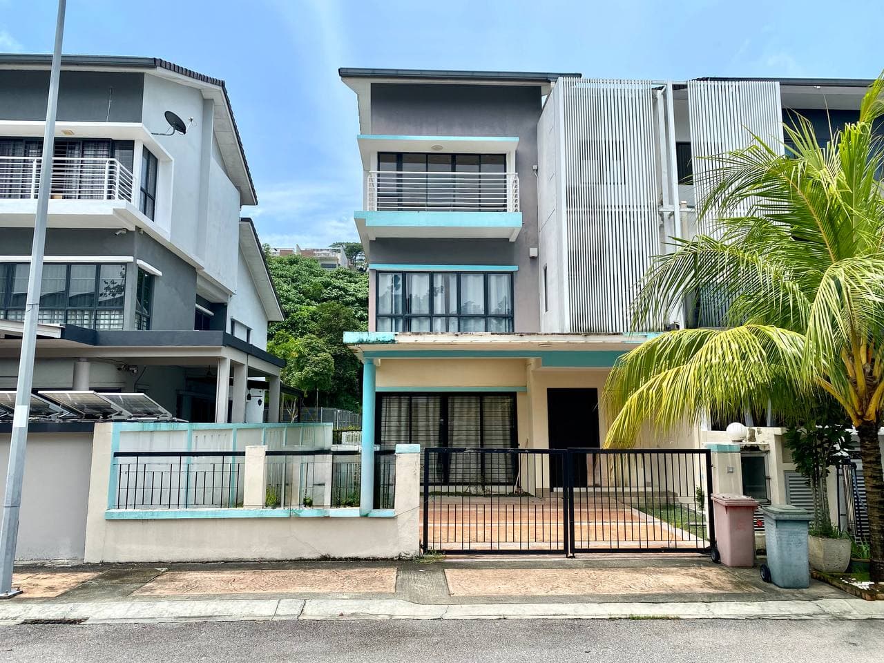 End Lot 2.5 Storey Superlink House Almira 28 Sutera Damansara - Image 1