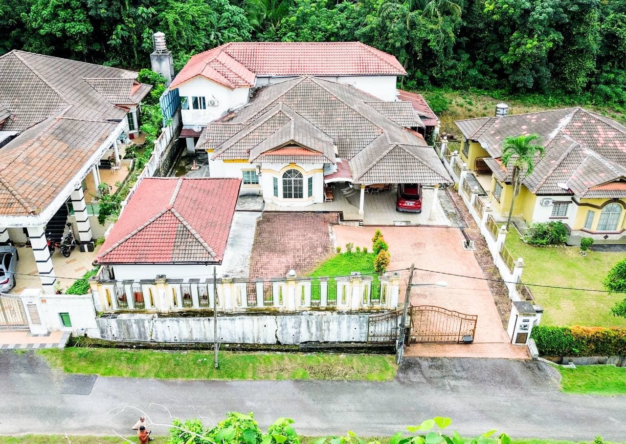 1.5 Storey Bungalow Sungai Pelong, Sungai Buloh - Image 1