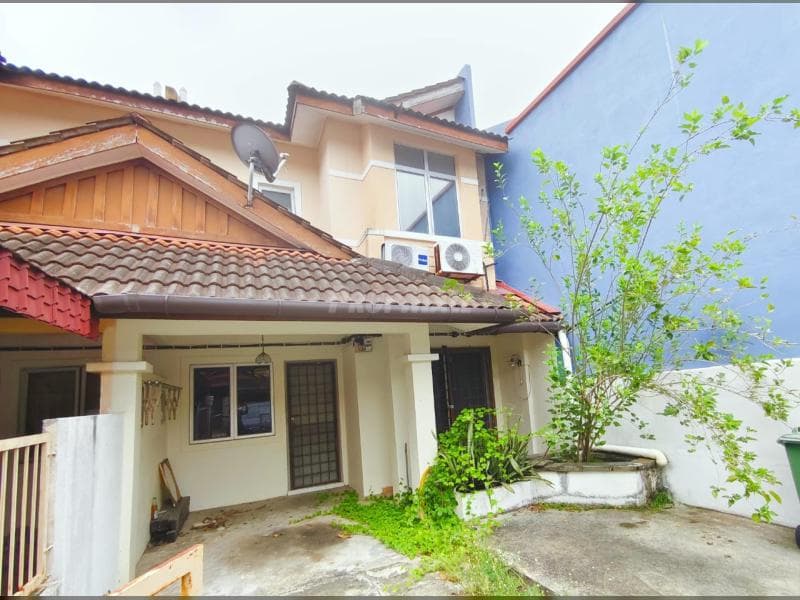 Rear Extended 2 Storey Terrace Lorong Az-Zaharah 10 Bandar Puncak Alam - Image 1