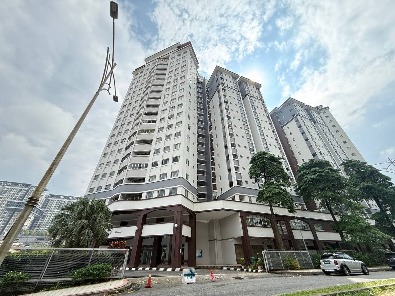 Condominium DAman Crimson, Ara Damansara - Image 1
