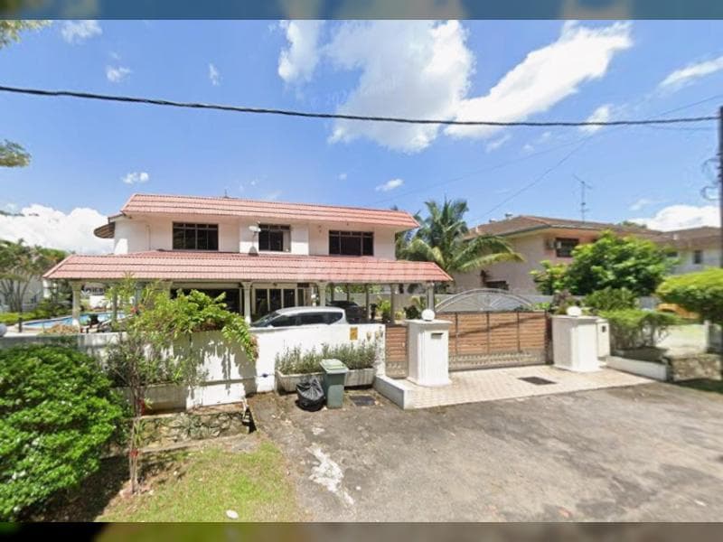 Freehold Renovated 2 Storey Bungalow Taman Bukit Cheras - Image 1