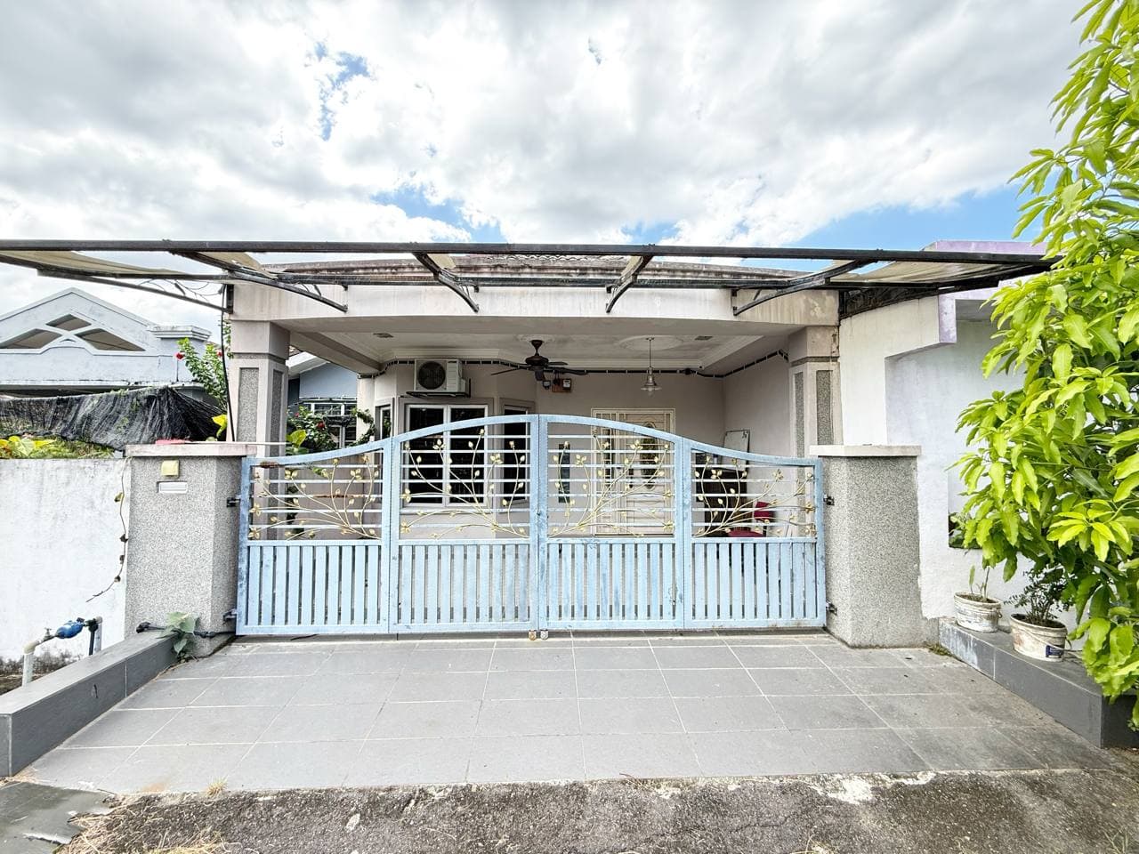 Single Storey Terrace House, Tamu Hill Park, Bandar Utama Batang Kali - Image 1