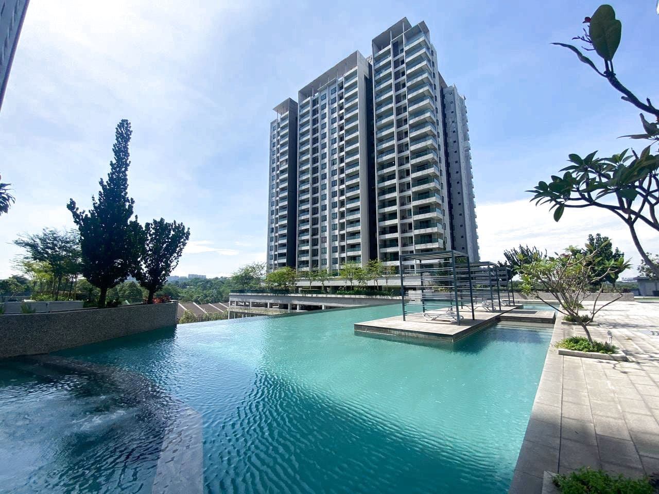 Paragon 3 Condo, Bandar Putra Permai, Seri Kembangan - Image 1