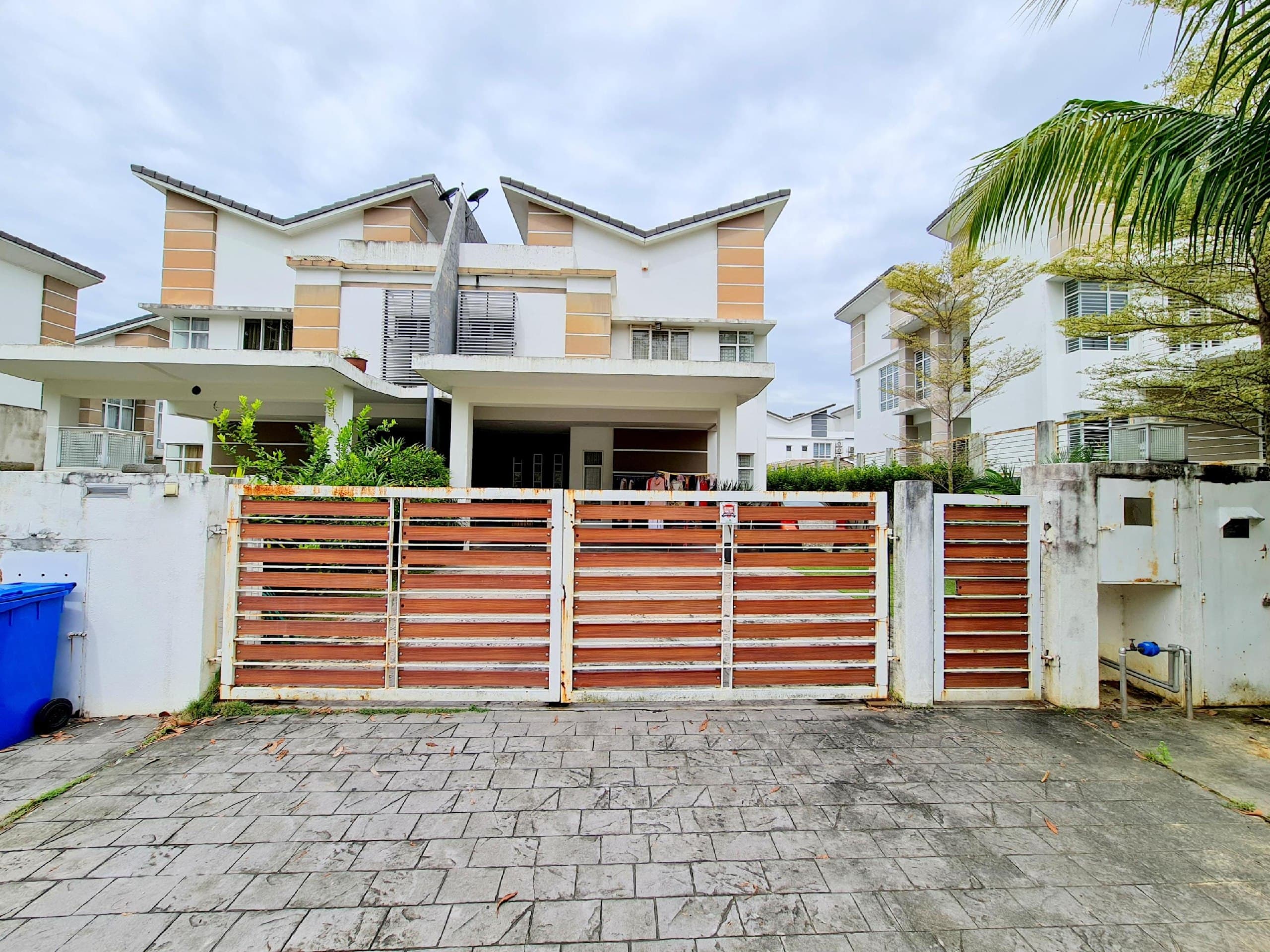 2 Storey Semi Detached Greenhill Residence Seksyen U10 Shah Alam