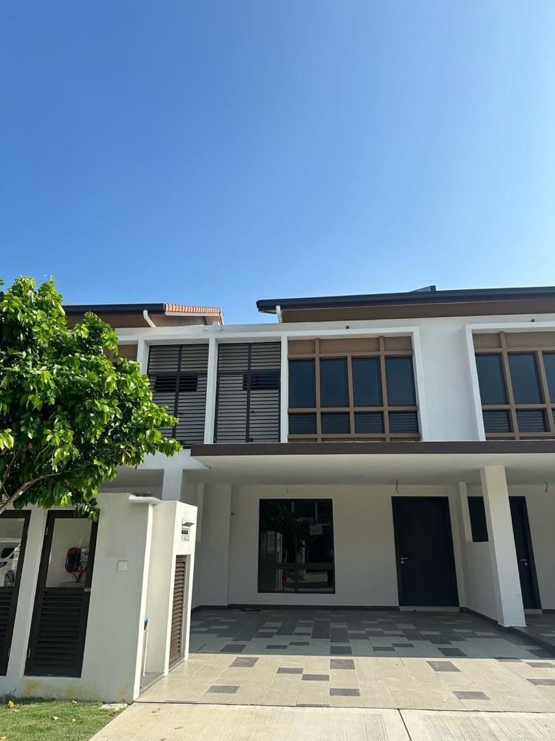 2 Storey Terrace Intermediate Taman Setia Warisan Tropika, Sepang - Image 1
