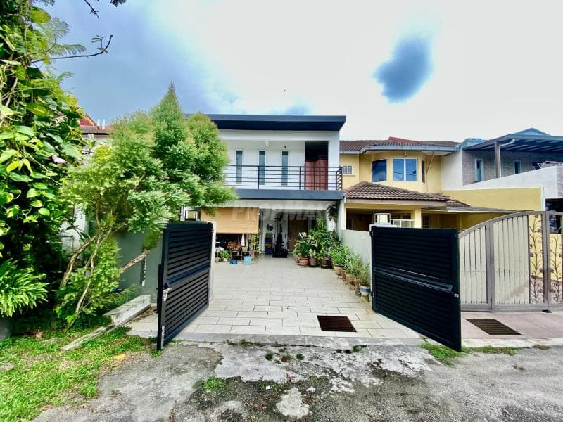 SP10 Double Storey Terrace Taman Saujana Puchong