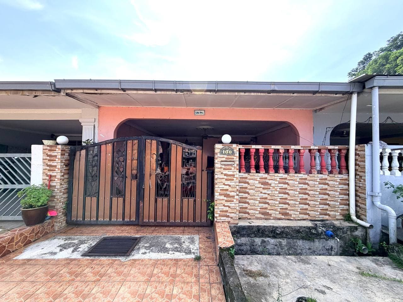Single Storey Terrace Intermediate House Taman Seri Timah Balakong - Image 1