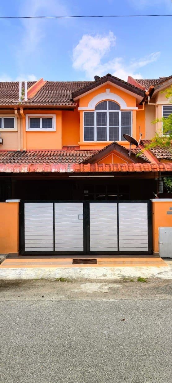 Teres 2 Tingkat Taman Pelangi Semenyih