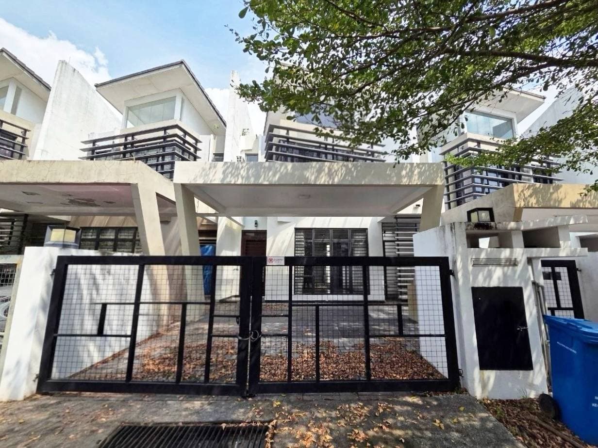 Double Storey Terrace Laman Glenmarie Seksyen U1 Shah Alam