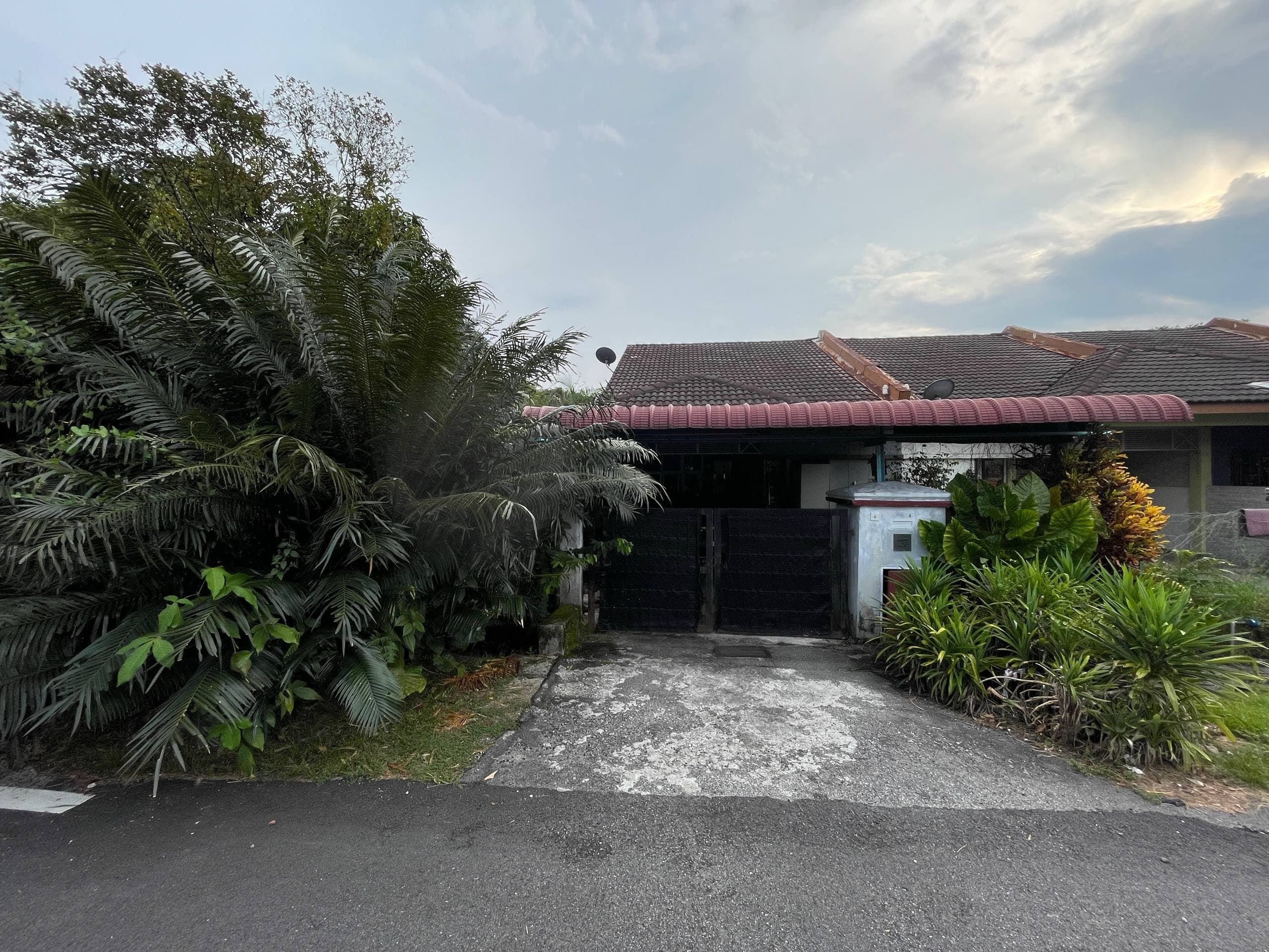Renovated Corner Lot Single Storey Terrace House, Taman Bernam Jaya, Ulu Bernam