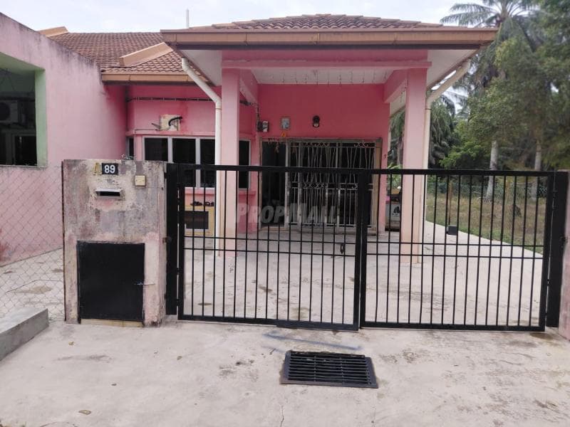 1-Storey Terrace Taman Ria 2, Sepang - Image 1