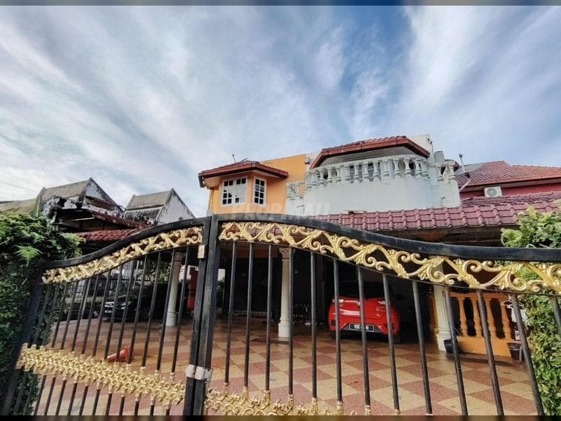 2.5-Storey Bungalow Shah Alam, Selangor