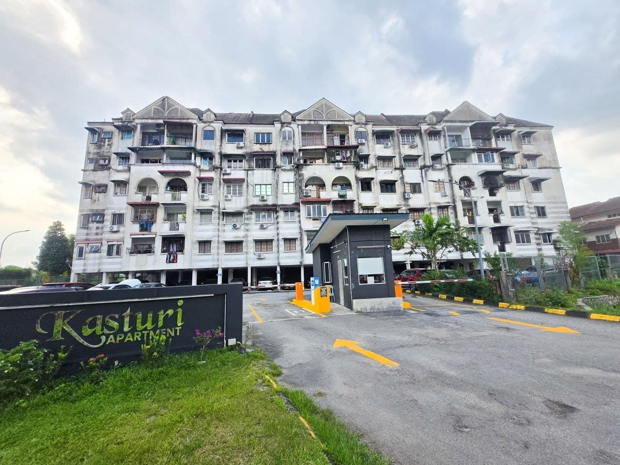 Apartment Kasturi Apt, Taman Kosas, Ampang - Image 1