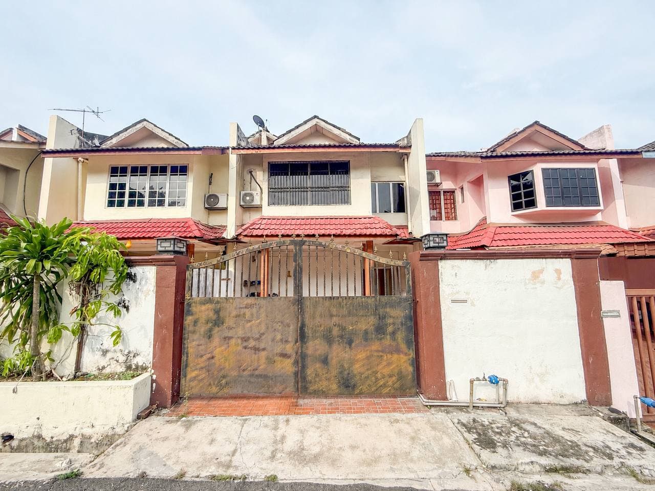 Double Storey Superlink Jalan Istana, Klang - Image 1