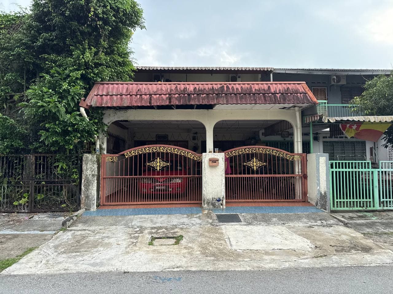 Freehold 2 Storey Terrace Taman Selayang Baru - Image 1