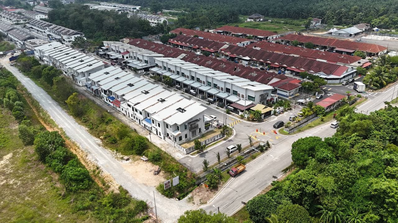 Double Storey Terrace Corner Lot Taman Irama Bayu Seksyen 30, Shah Alam - Image 1