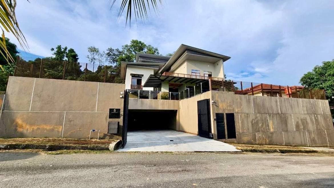Luxury Bungalow in KGSAAS Seksyen 13, Shah Alam