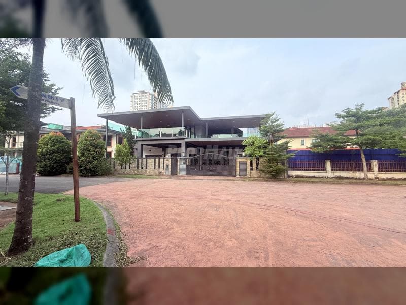 Bungalow Double Storey BK9 Bandar Kinrara - Image 1