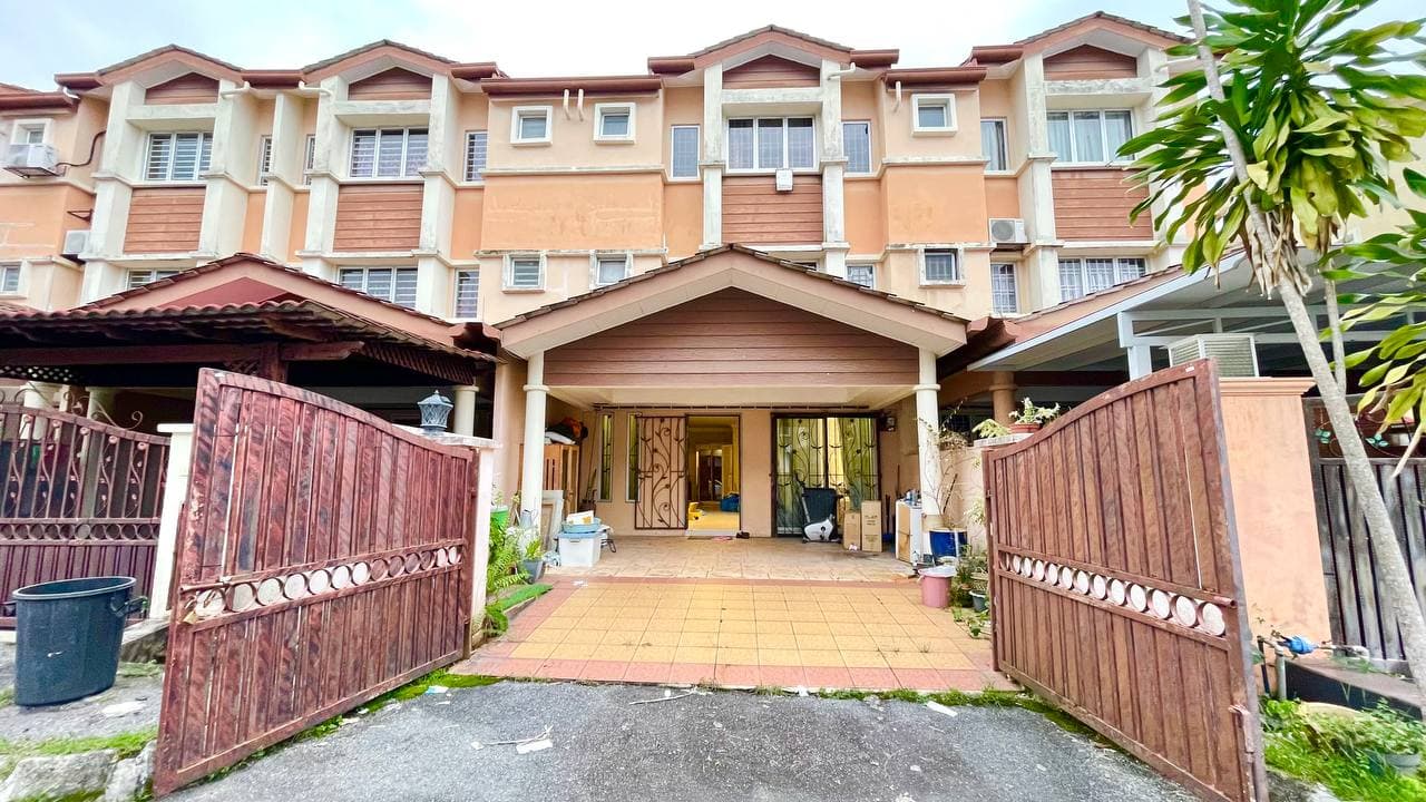 Renovated 2.5 Storey Terrace Taman Bukit Permata Batu Caves, Gombak - Image 1