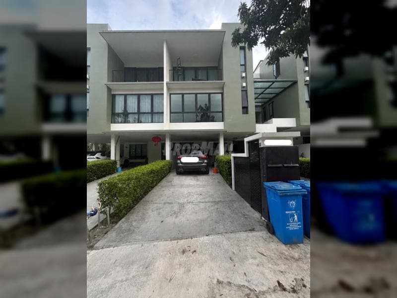 Multi-Storey Modern Townhouse Shah Alam, Selangor - Image 1