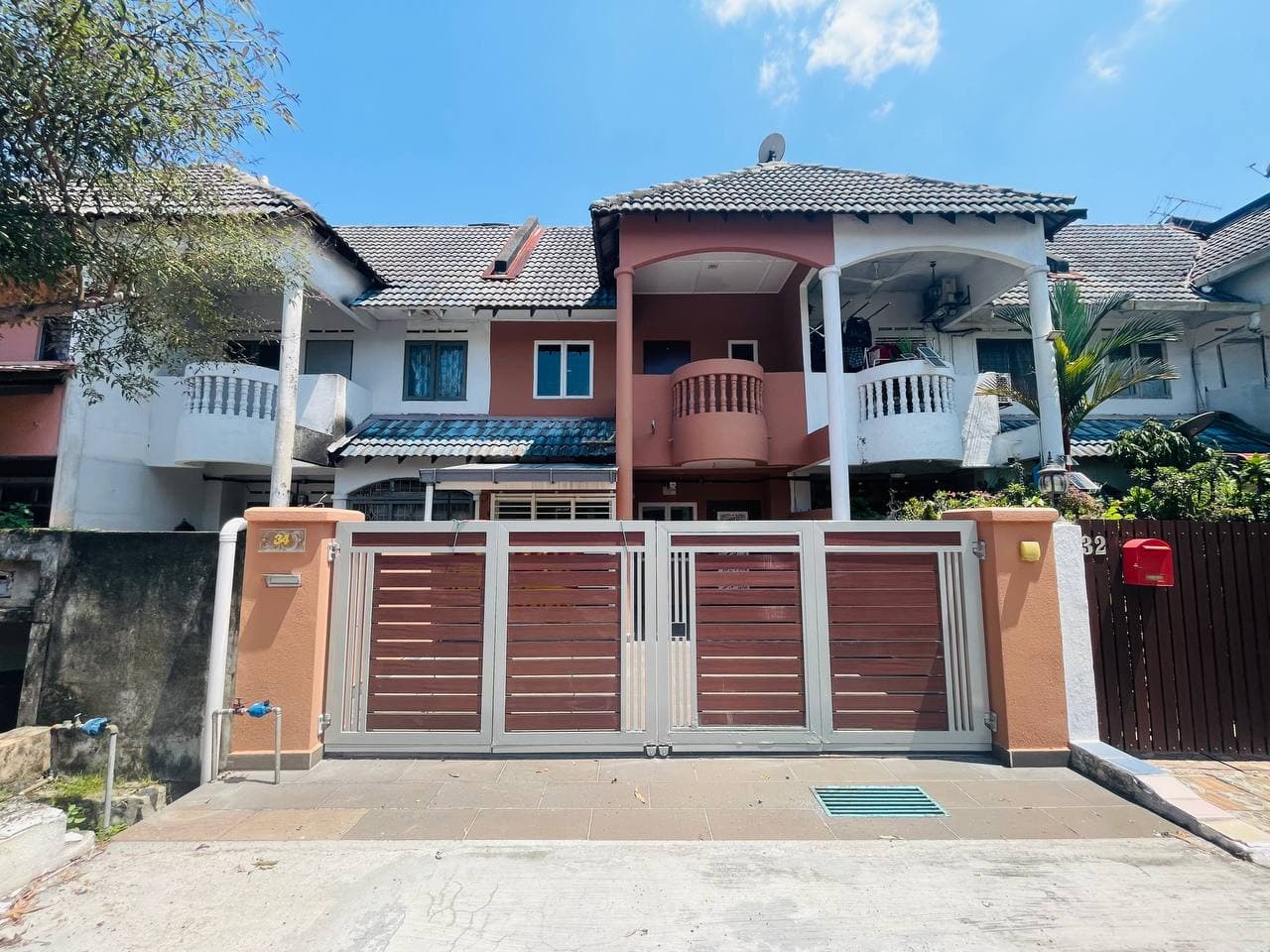 Renovated 2-Storey Terrace Taman Puchong Intan, Puchong