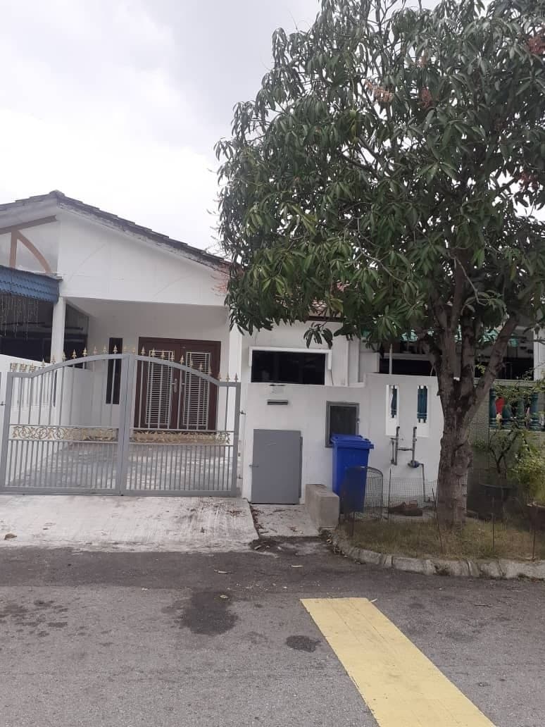Single Storey Terraced House For Sale - Taman Sri Muda - Image 1