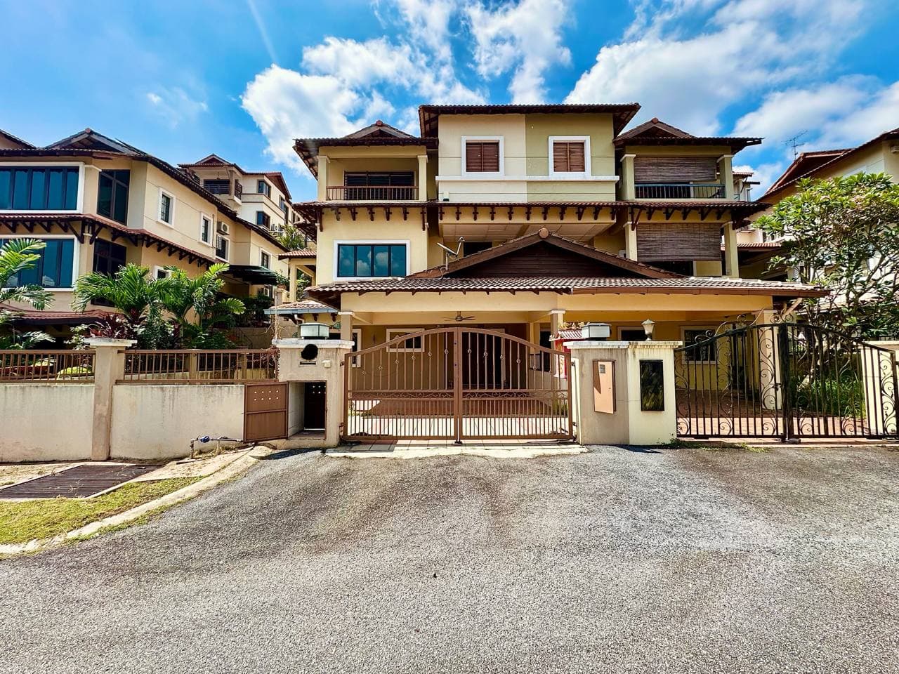 2.5 Storey Semi D Sejati Hill Villa, Bandar Sungai Long Kajang
