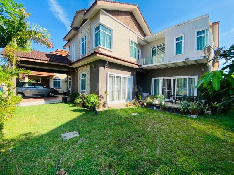 Renovated Extended Double Storey Bungalow Desa Pinggiran Putra Kajang