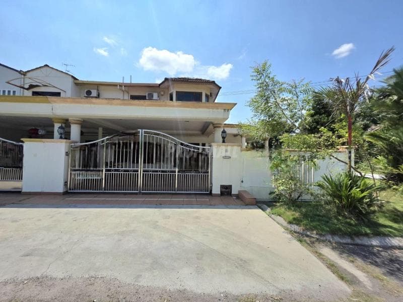 Double Storey Terrace Taman Seri Awana Batu Belah Klang - Image 1