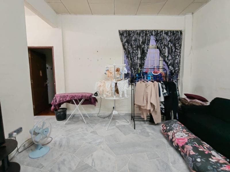 Goodyear Court 9 - 3 Bedrooms Unit cw 2 Carparks for Sale - Image 1