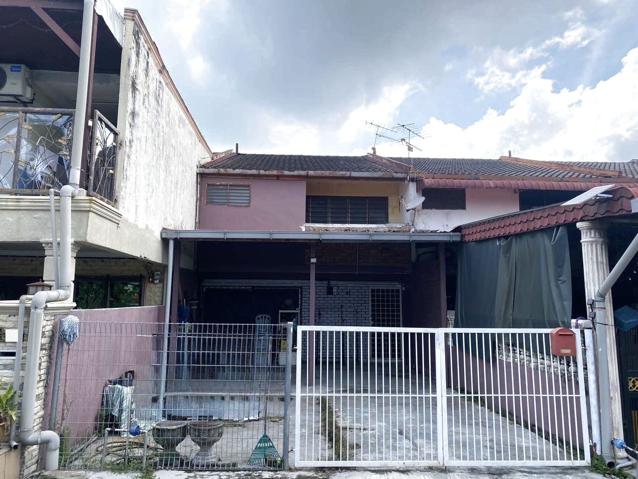Double Storey Terrace Jalan Semilang, Taman Sri Putra, Banting - Image 1