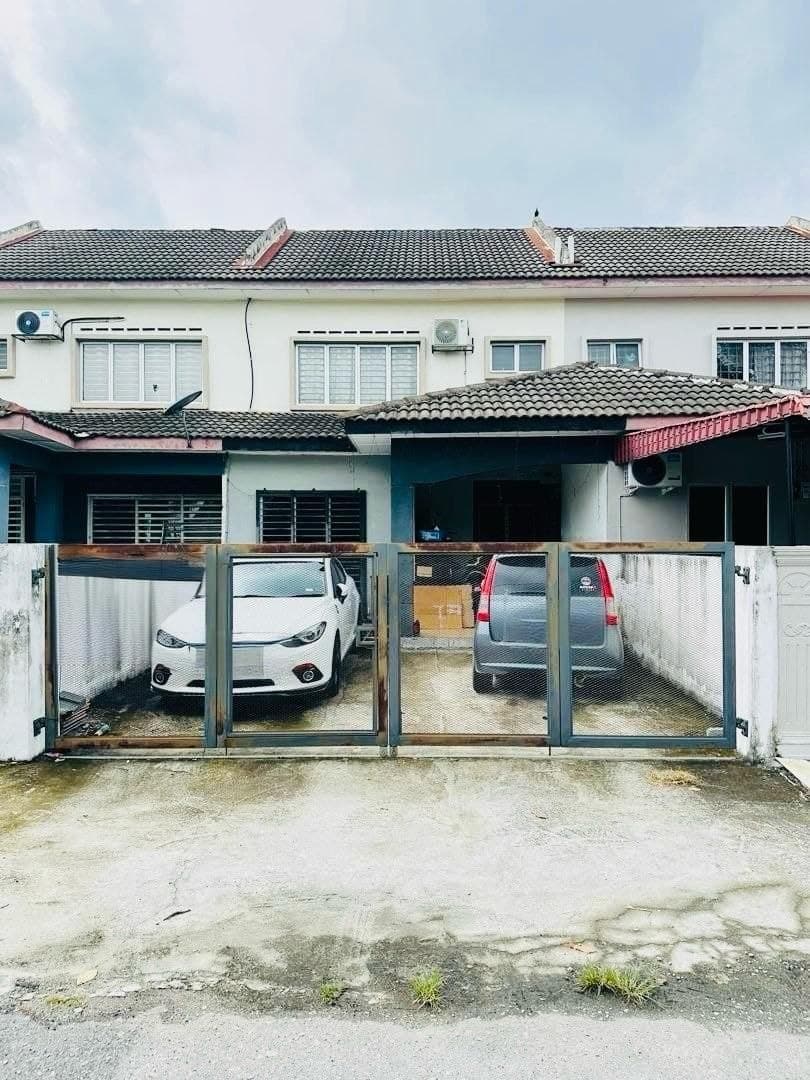 2 Storey Teres House Taman Bandar Seri Ehsan Banting - Image 1