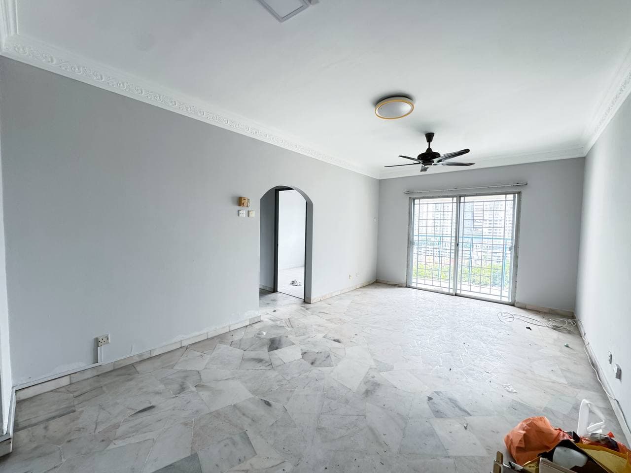 Well Maintained Refurbished Kenanga Apartment, Bandar Puchong - Image 1