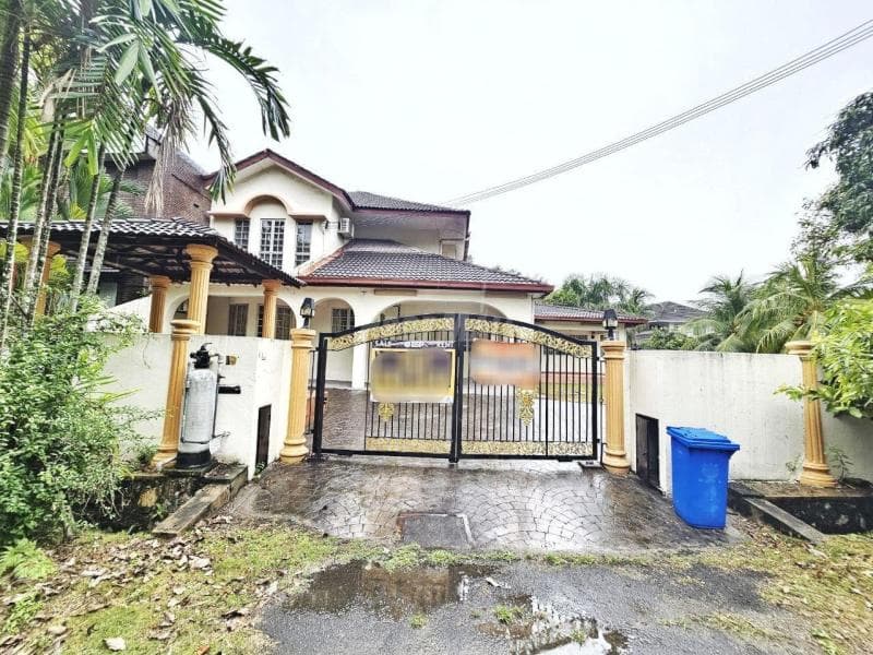 Corner Lot Double Storey Semi-D House Seksyen 9, Shah Alam