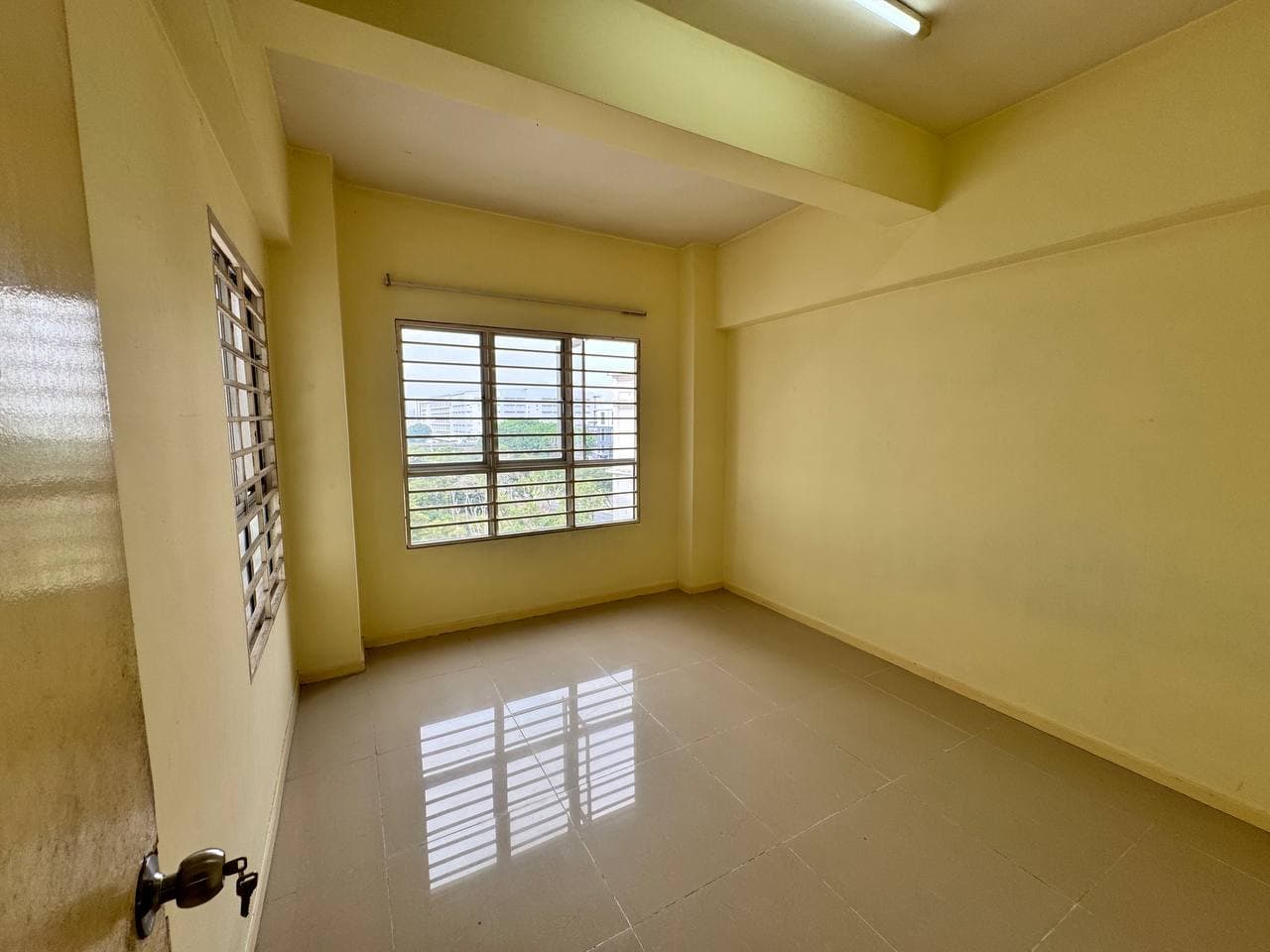 Corner Unit Suri Puteri Apartment Seksyen 20 Shah Alam