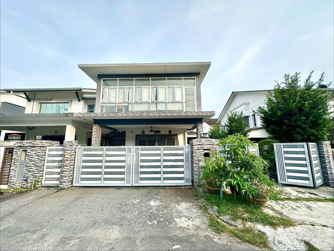 Double Storey Semi D Taman Saujana Emas Kajang