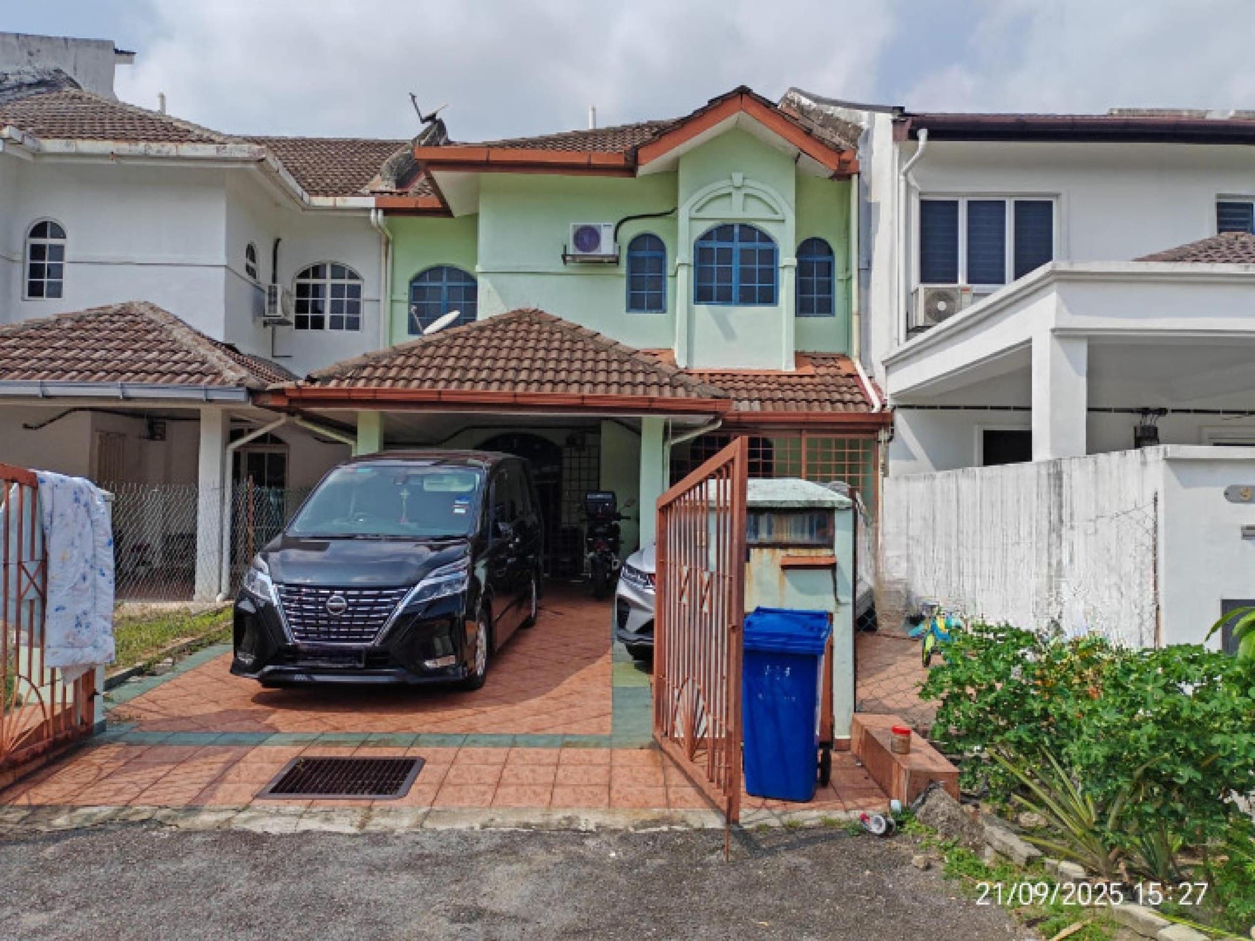 Renovated Extended Double Storey Terrace Jalan Ambar 2, Seksyen 7, Shah Alam - Image 1