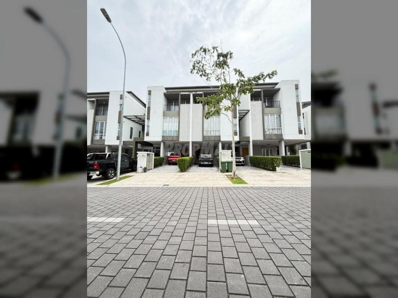 Freehold Upper Town Villa Ridgefield Residences, Tropicana Heights Kajang