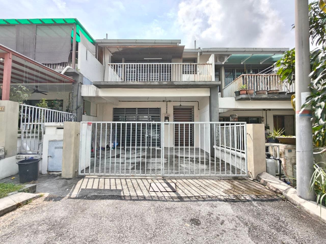 Double Storey Terrace DMawar Residency Bandar Baru Salak Tinggi Sepang - Image 1