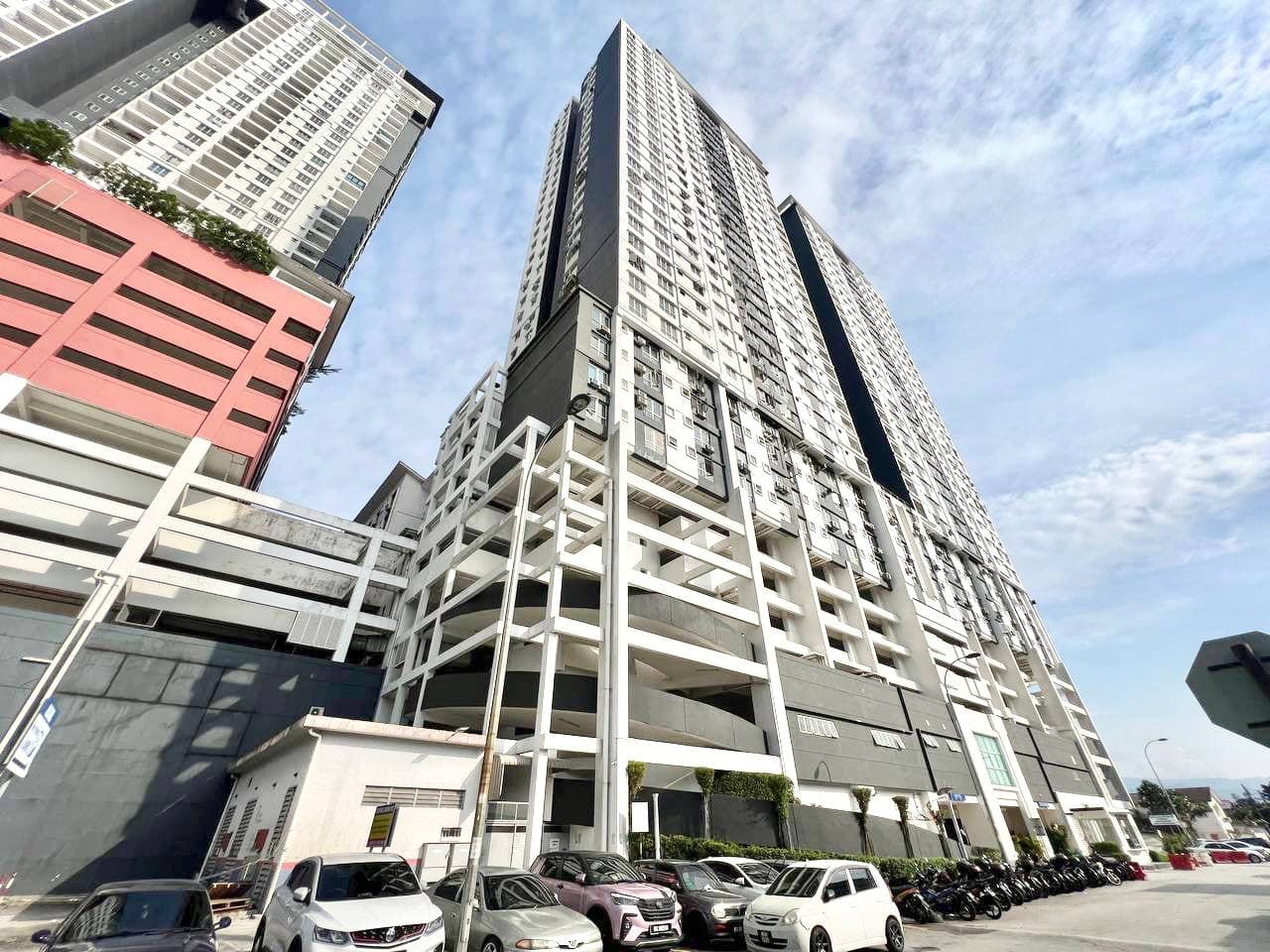 Axis Residence Service Residence Ampang - Image 1