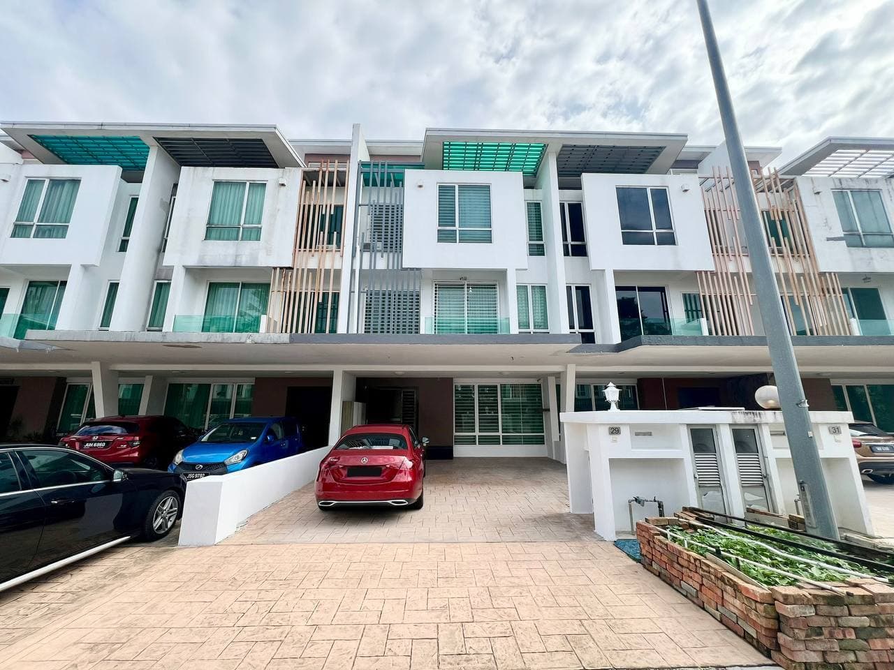3 Storey Superlink Cassia Garden Residence