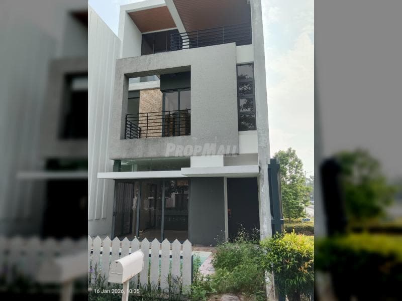 3 Storey Terrace House for Sale at Villa Senja, Rawang
